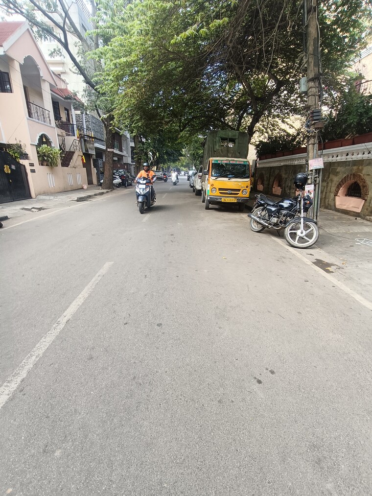  Parking, indiranagar Commercial Co Working Space 2000 Sq.Ft. In Indiranagar Bangalore 9518855