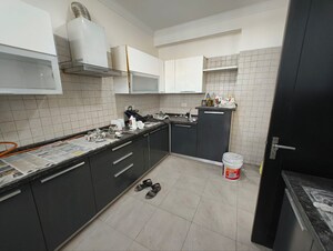 Kitchen in 4 BHK Apartment at Parsvnath Exotica, Sector 53 – for Rent