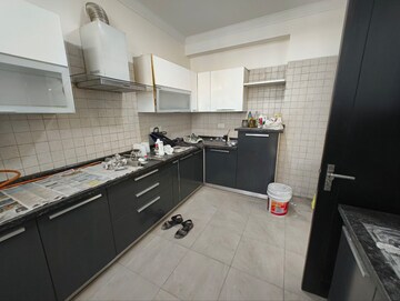 Kitchen in 4 BHK Apartment at Parsvnath Exotica, Sector 53 – for Rent