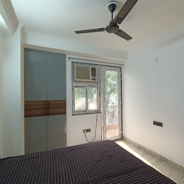 Room in 2 BHK Builder Floor at Saket – for Rent