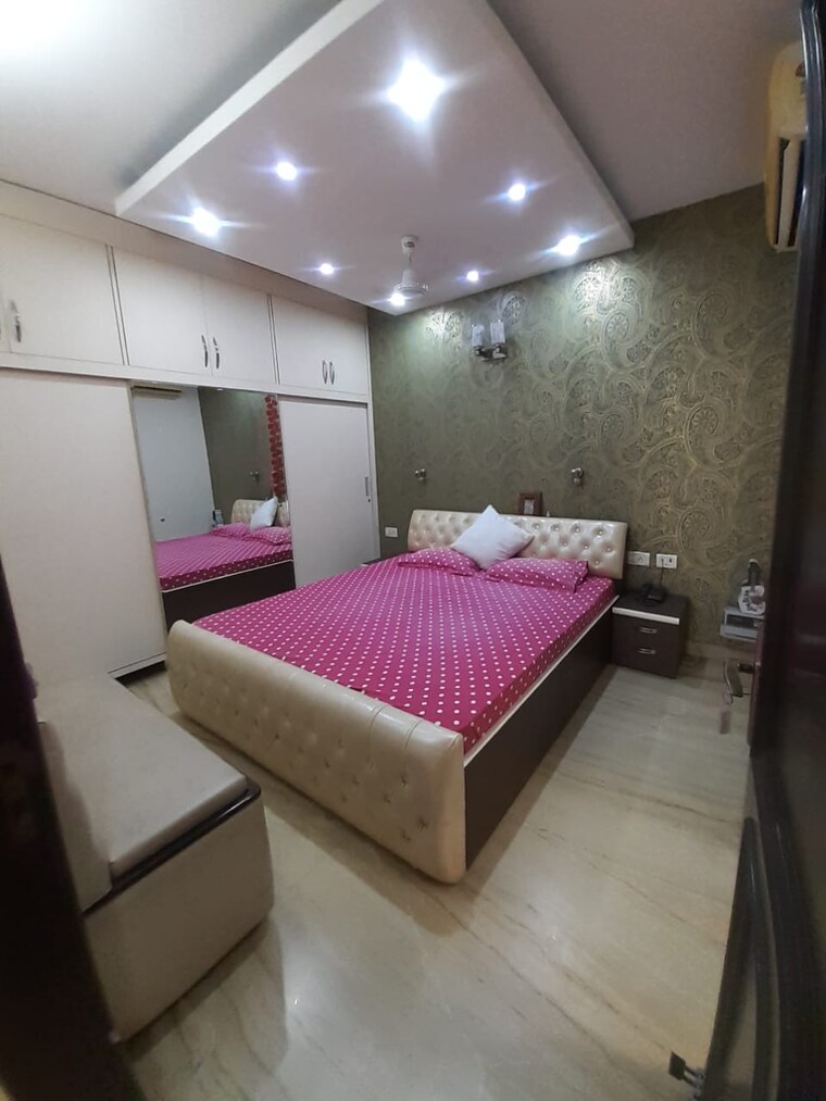 Bedroom, new friends colony 3 Bedroom 4500 Sq.Ft. Builder Floor In New Friends Colony Delhi 9518939