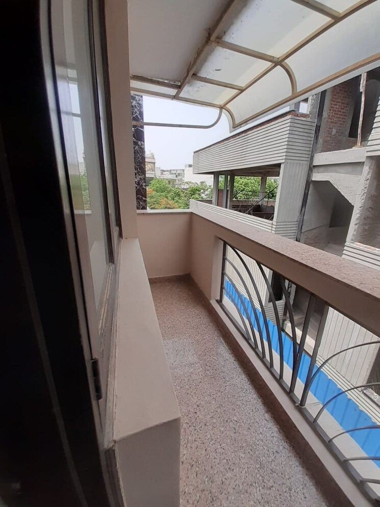 Balcony, new friends colony 3 Bedroom 4500 Sq.Ft. Builder Floor In New Friends Colony Delhi 9518939