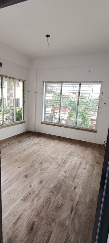 Room in 1 BHK Apartment at Kaikhali – for Sale