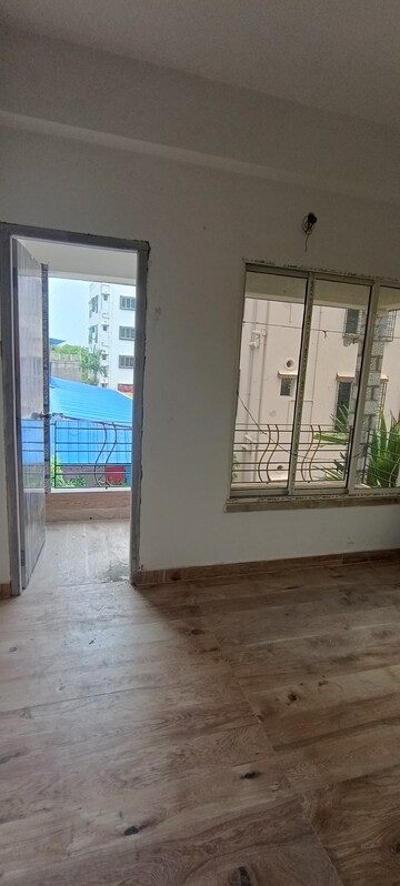 Room in 1 BHK Apartment at Kaikhali – for Sale