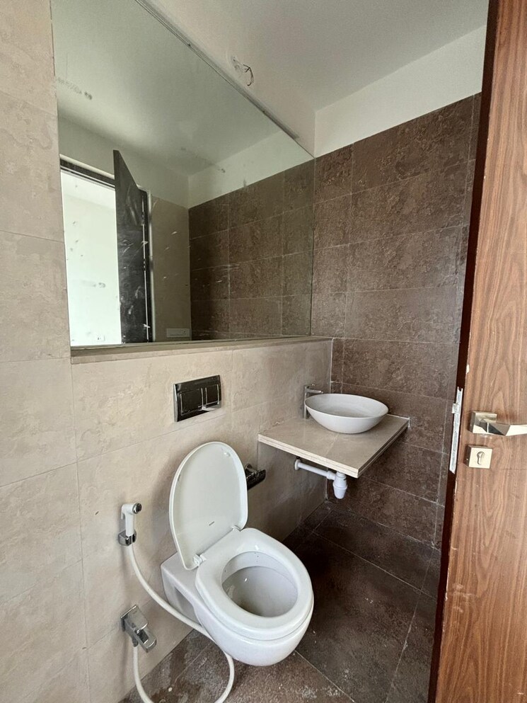 Bathroom, omkar-alta-monte 4 Bedroom 3918 Sq.Ft. Apartment In Malad East Mumbai 9518965