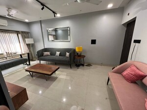 2 BHK Apartment For Rent in Bandra West