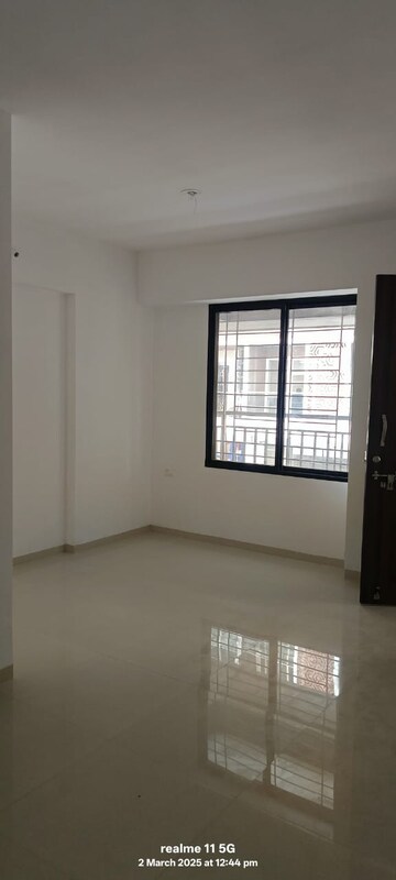 Room in 1 BHK Apartment at Oxy Beaumonde, Viman Nagar – for Rent