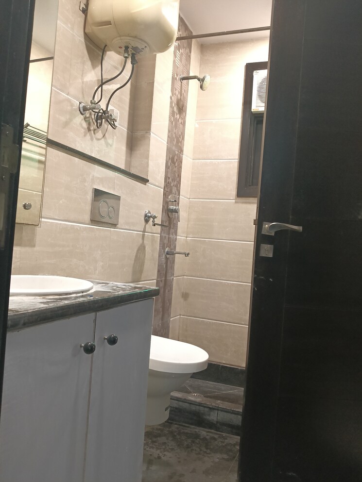 Kitchen, east of kailash 3 Bedroom 1400 Sq.Ft. Builder Floor In East Of Kailash Delhi 9519228