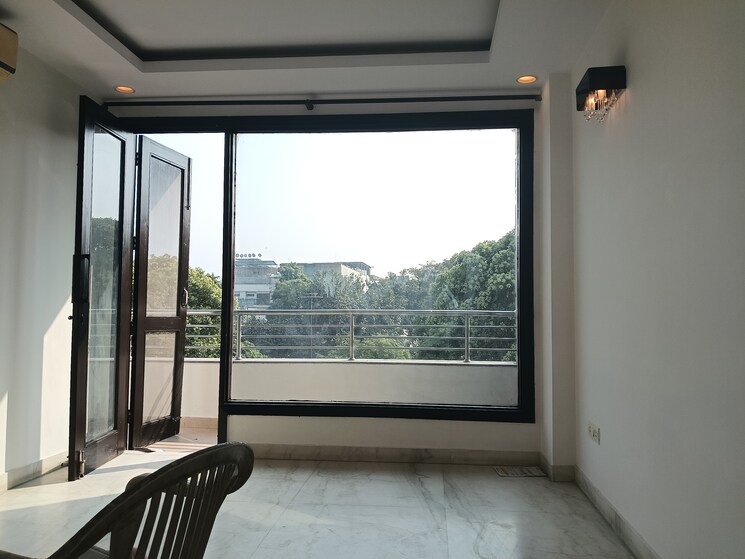 Balcony, east of kailash 3 Bedroom 1400 Sq.Ft. Builder Floor In East Of Kailash Delhi 9519228