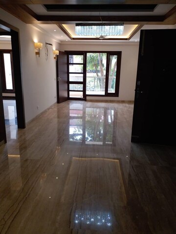 3 BHK Builder Floor For Rent in Malibu Shopping Arcade, Sector 47