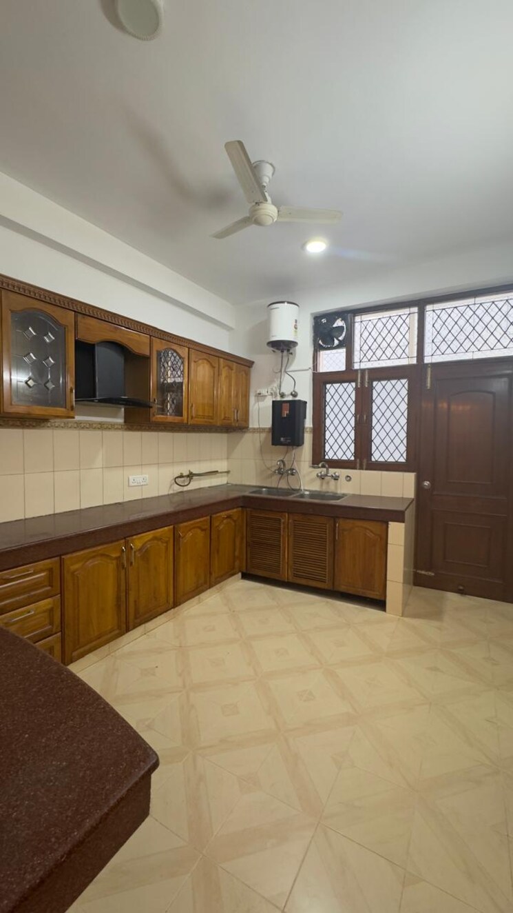 Kitchen, anand niketan 4 Bedroom 3600 Sq.Ft. Builder Floor In Anand Niketan Delhi 9519221