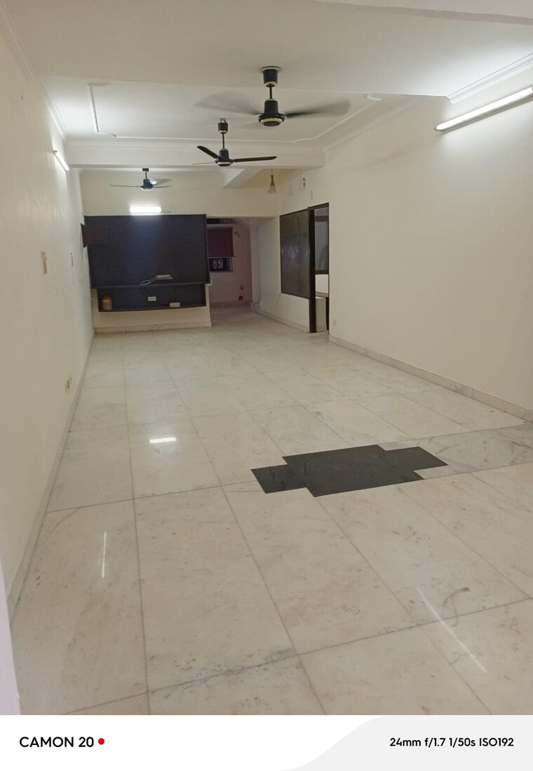 undefined, vasant kunj 3 Bedroom 100 Sq.Yd. Builder Floor In Vasant Kunj Delhi 9519270