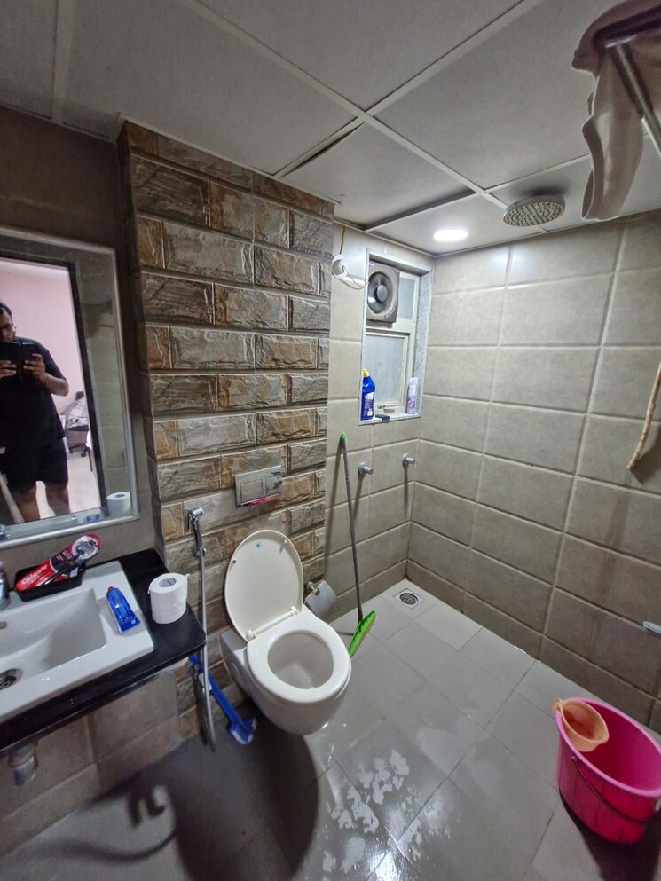 Bathroom, brahma-f-residences 2 Bedroom 1250 Sq.Ft. Apartment In Kalyani Nagar Pune 9519511