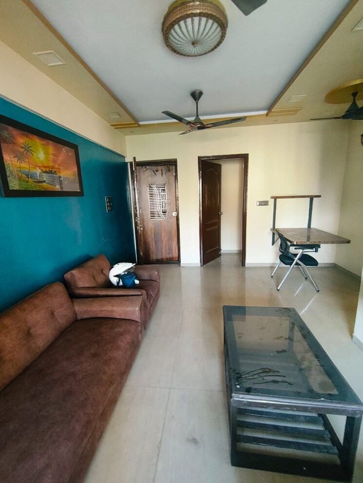 Living Room, om-sai-plaza 2 Bedroom 550 Sq.Ft. Apartment In Ghodbunder Road Thane 9519484