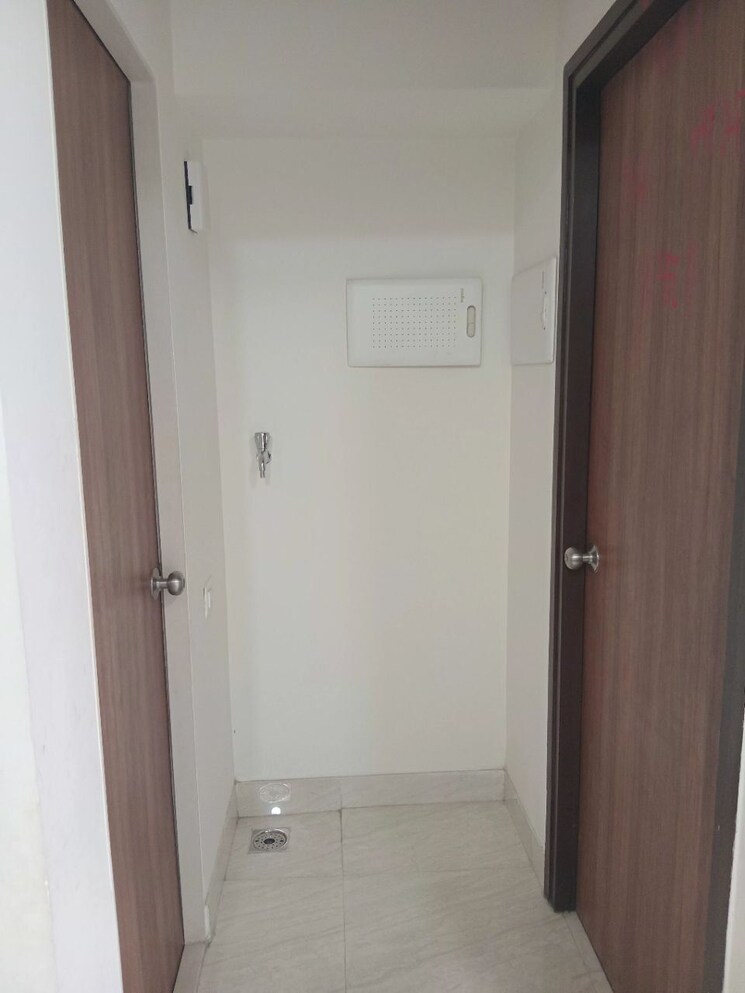 Bathroom, lodha-crown-quality-homes 1 Bedroom 400 Sq.Ft. Apartment In Majiwada Thane 9519548
