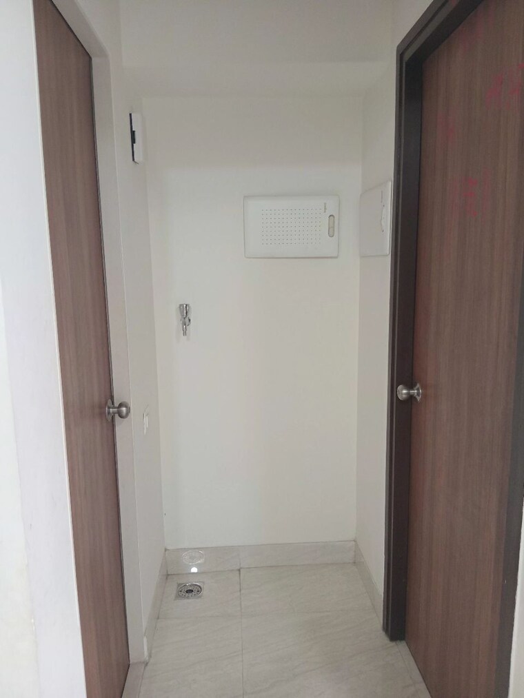 Bathroom, lodha-crown-quality-homes 1 Bedroom 400 Sq.Ft. Apartment In Majiwada Thane 9519548