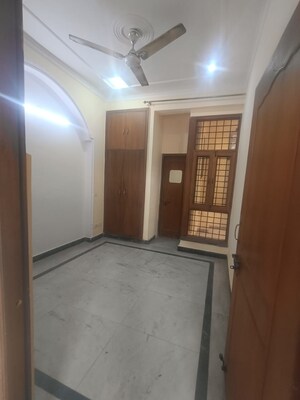 Room in 2 BHK Independent House at RWA Apartments Sector 50, Sector 50 – for Rent