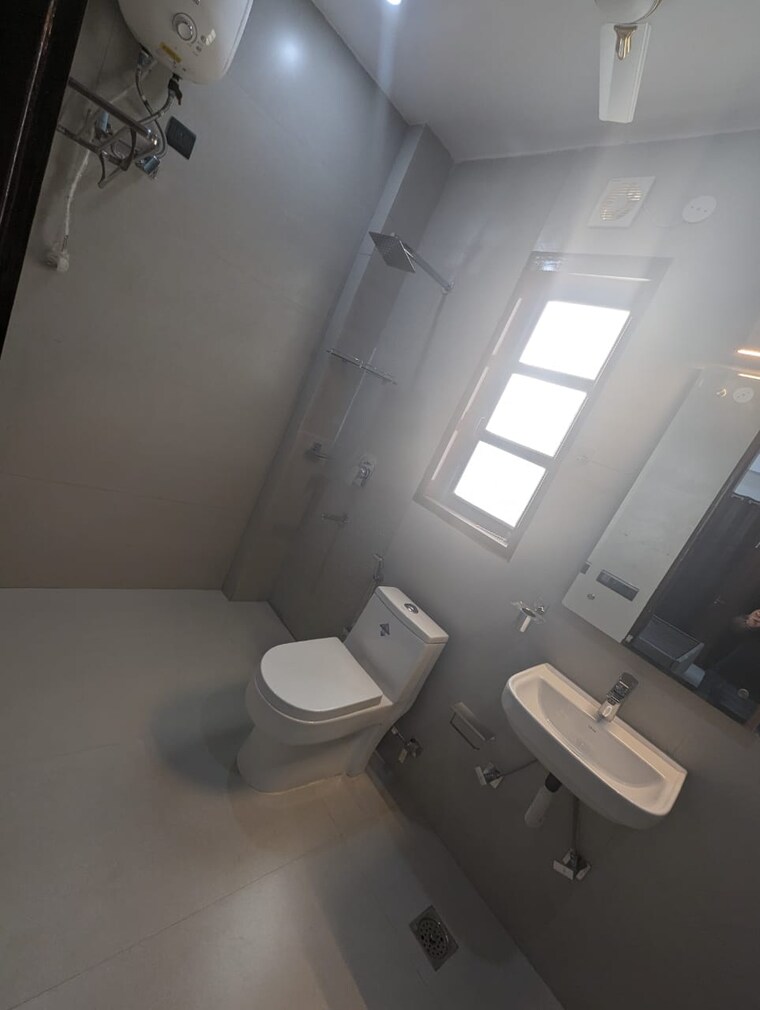 Attached Bathroom, aez-aloha 3 Bedroom 1700 Sq.Ft. Builder Floor In Sector 57 Gurgaon 9519551