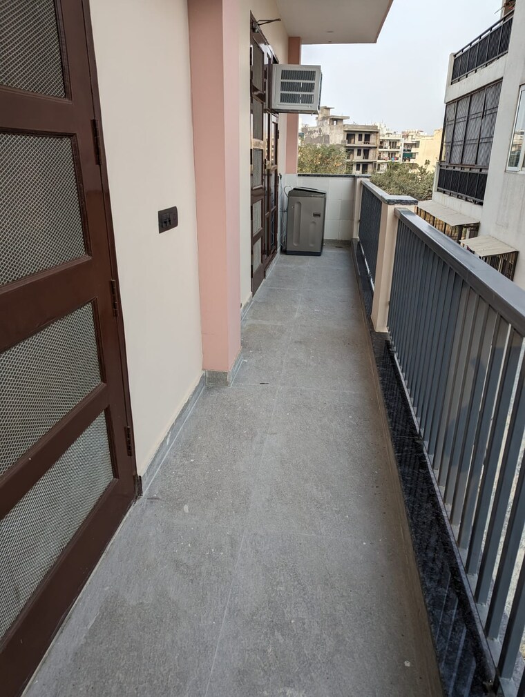 Balcony, aez-aloha 3 Bedroom 1700 Sq.Ft. Builder Floor In Sector 57 Gurgaon 9519551