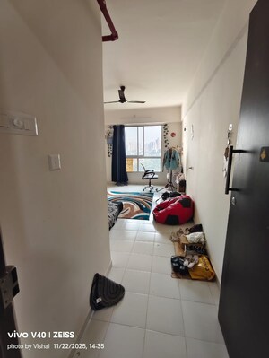 Room in 1 RK Apartment at Puranik City Reserva, Ghodbunder Road – for Rent