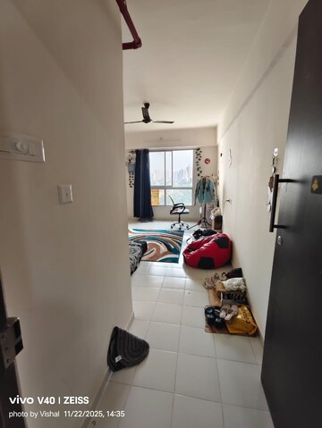 Room in 1 RK Apartment at Puranik City Reserva, Ghodbunder Road – for Rent