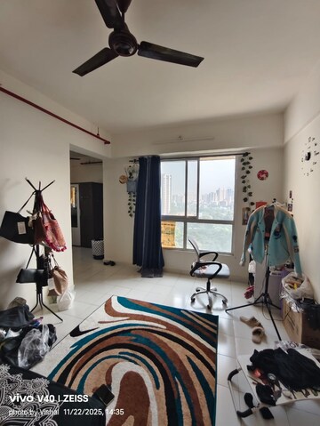 Room in 1 RK Apartment at Puranik City Reserva, Ghodbunder Road – for Rent