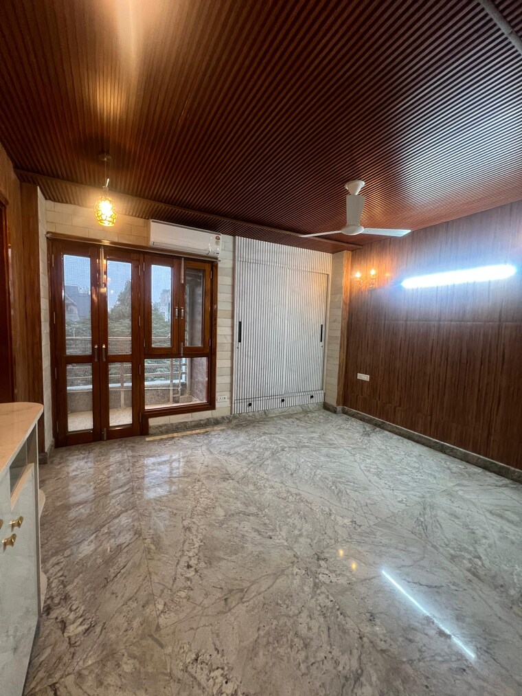 Room, sukhdev vihar 3 Bedroom 3600 Sq.Ft. Builder Floor In Sukhdev Vihar Delhi 9519635