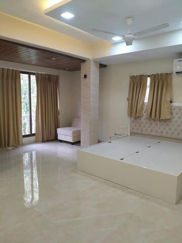 Master Bedroom in 3 BHK Apartment at Bandra West – for Rent