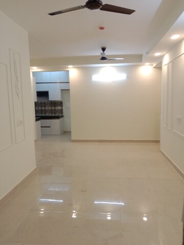 Room in 2 BHK Apartment at Signature Global Prime, Sector 63a – for Rent