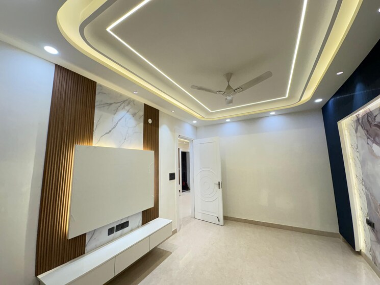 Room, amolik-aster-woods 3 Bedroom 250 Sq.Yd. Builder Floor In Sector 98 Faridabad 9519759