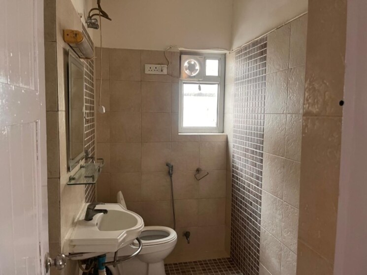 Bathroom, dda-rosewood-apartments 2 Bedroom 900 Sq.Ft. Apartment In Vasant Kunj Delhi 9519795