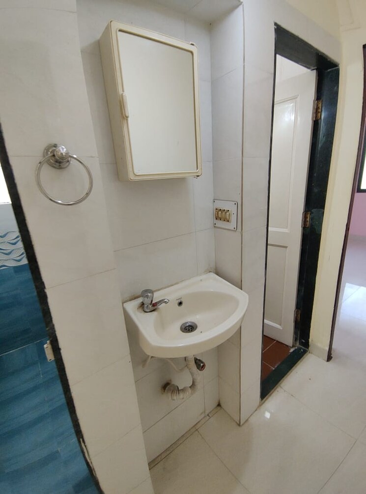 Master Bedroom, rashmi-complex-teen-hath-naka 1 Bedroom 450 Sq.Ft. Apartment In Dharamveer Nagar Thane 9519782