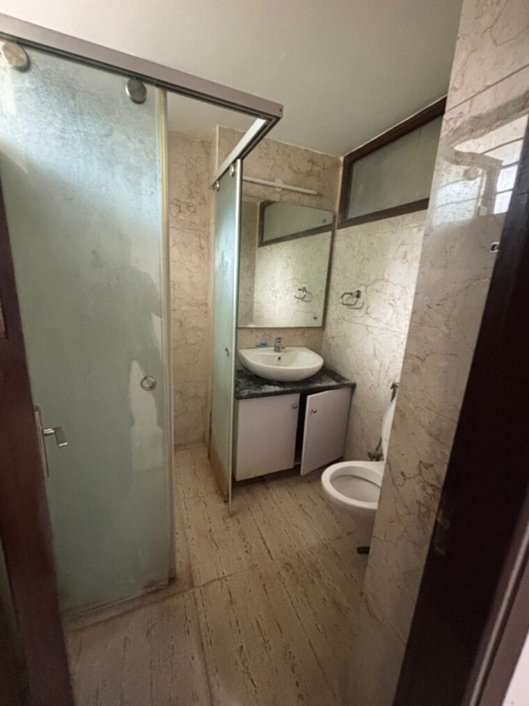 Bathroom, dda-rosewood-apartments 2 Bedroom 900 Sq.Ft. Apartment In Vasant Kunj Delhi 9519795