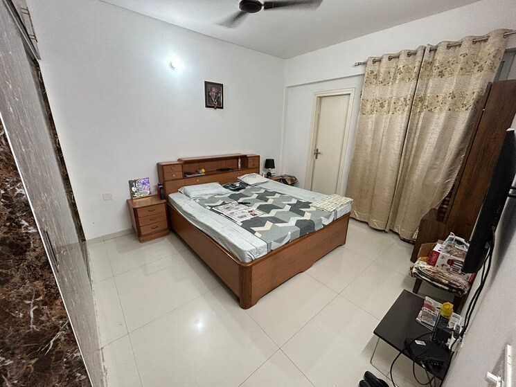 Team Area, tulip-violet 3 Bedroom 1578 Sq.Ft. Apartment In Sector 69 Gurgaon 9519794