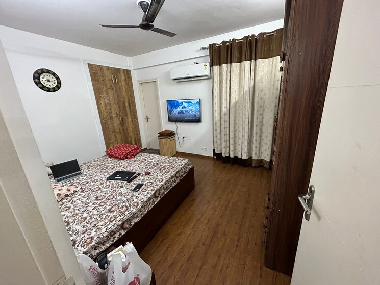 Bedroom, tulip-violet 3 Bedroom 1578 Sq.Ft. Apartment In Sector 69 Gurgaon 9519794