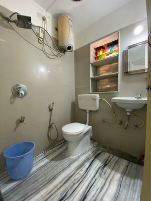 Team Area in 3 BHK Apartment at Khar West – for Rent