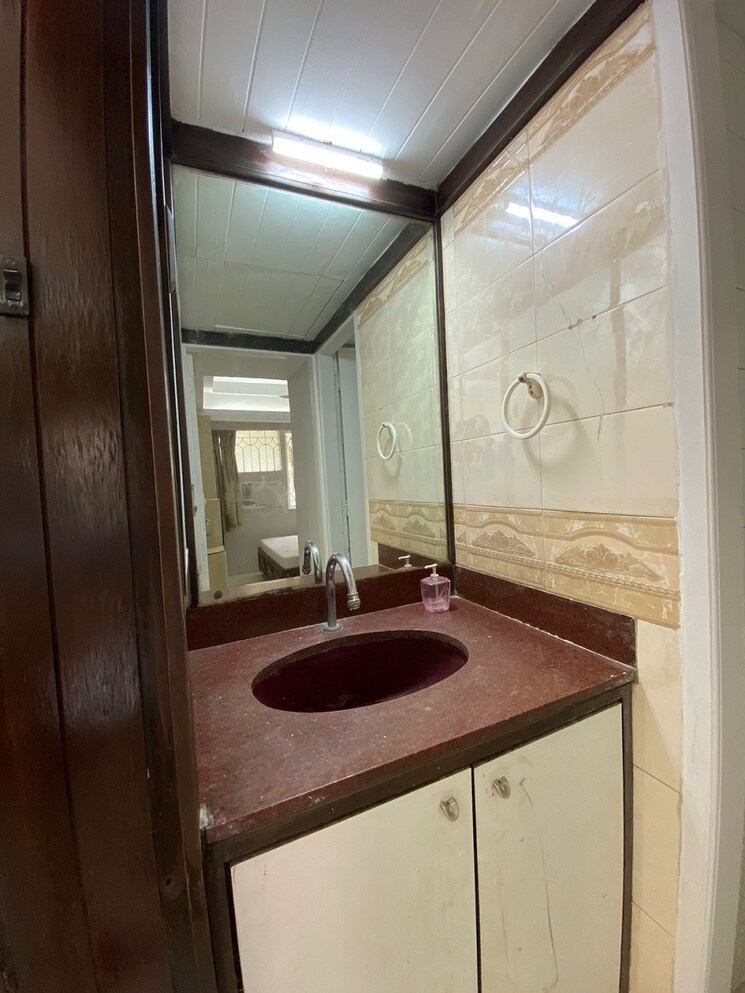 Kitchen, khar west 3 Bedroom 1100 Sq.Ft. Apartment In Khar West Mumbai 9519784