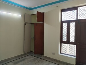 Room in 2 BHK Apartment at Ashoka Enclave Faridabad, Sector 34 – for Rent