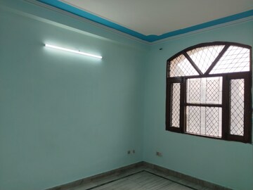 Room in 2 BHK Apartment at Ashoka Enclave Faridabad, Sector 34 – for Rent