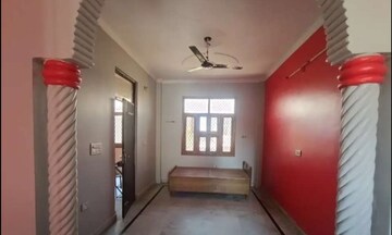 Room in 1.5 BHK Independent House at Alpha Ii Greater Noida – for Rent