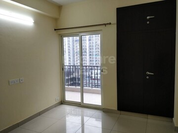 Room in 2 BHK Apartment at Aims Golf Avenue I, Sector 75 – for Sale