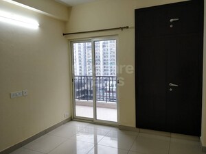 Room in 2 BHK Apartment at Aims Greens Avenue, Sector 4 Greater Noida – for Sale
