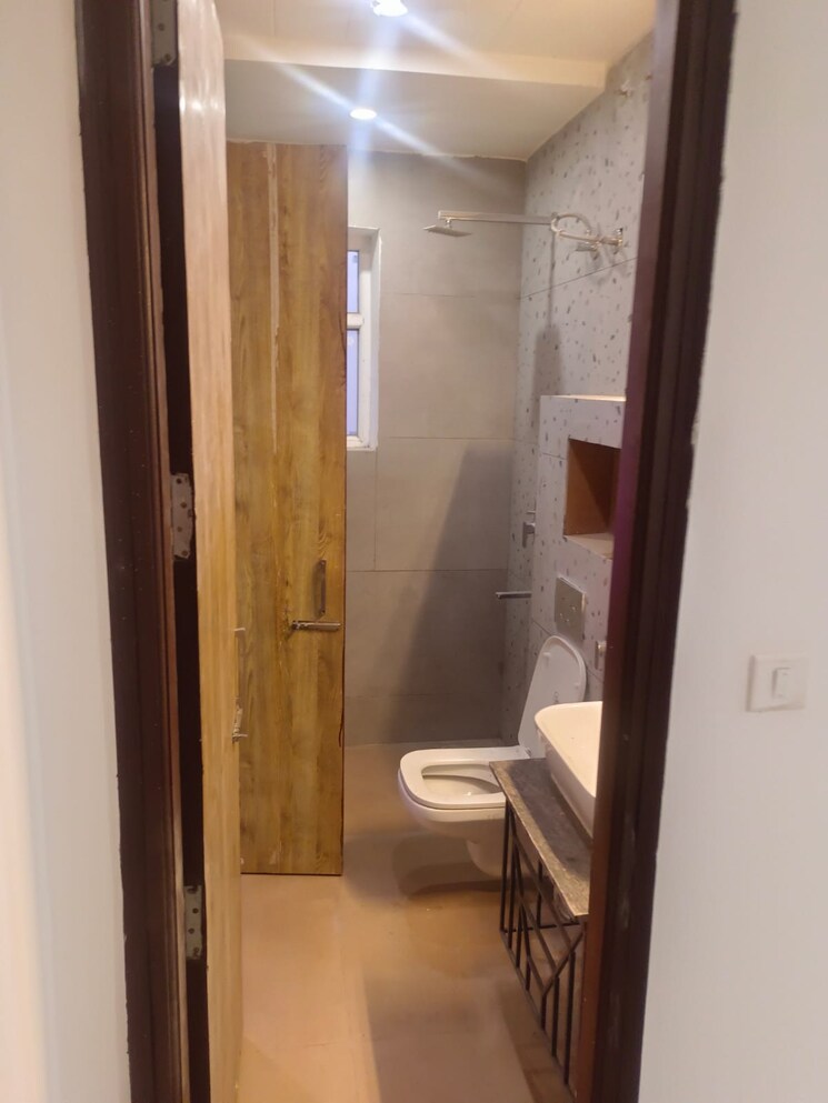 Bathroom, patiala road 3 Bedroom 2365 Sq.Ft. Builder Floor In Patiala Road Zirakpur 9519900