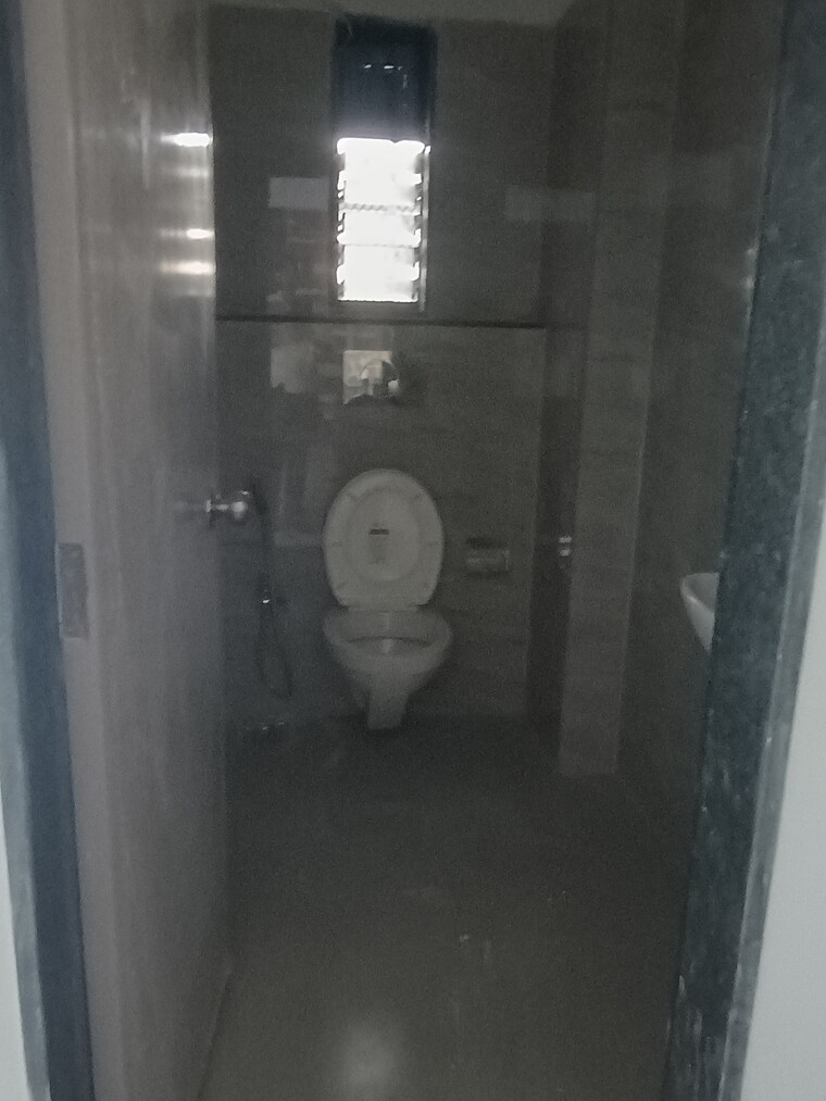  Parking, raheja-tesla-industrial Commercial Warehouse 700 Sq.Yd. In Midc Industrial Area Navi Mumbai 9519895