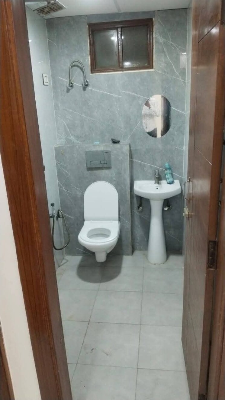 Bathroom, chattarpur 2 Bedroom 850 Sq.Ft. Builder Floor In Chattarpur Delhi 9519965