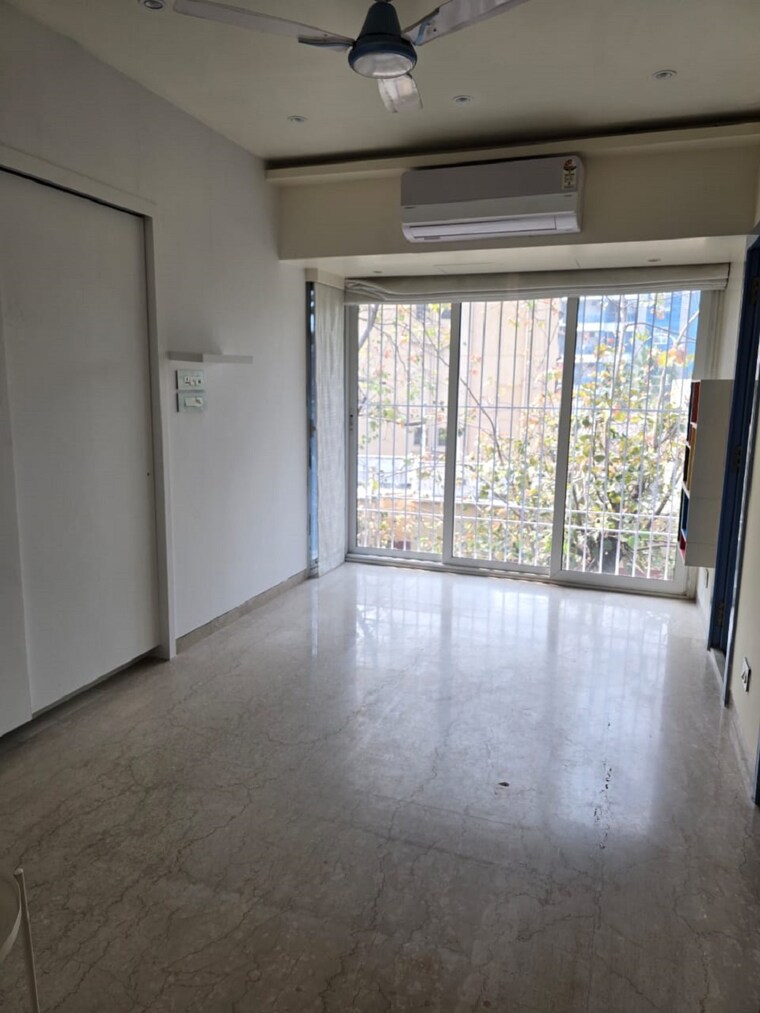 Room, bandra west 2 Bedroom 700 Sq.Ft. Apartment In Bandra West Mumbai 9519960