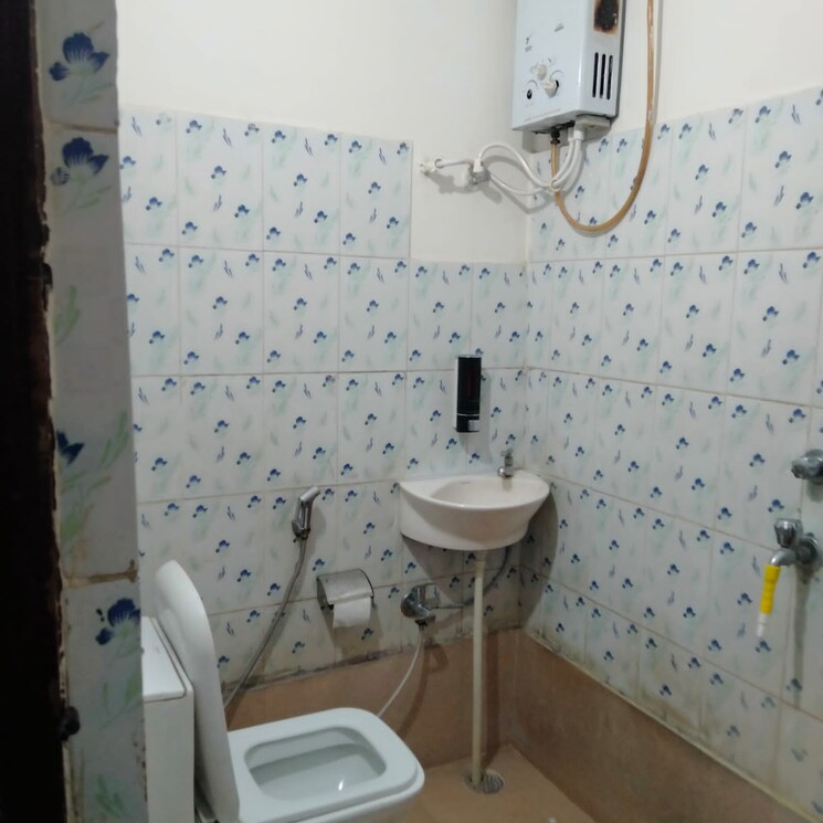 Bathroom, sector 111 1 Bedroom 750 Sq.Ft. Independent House In Sector 111 Gurgaon 9520011