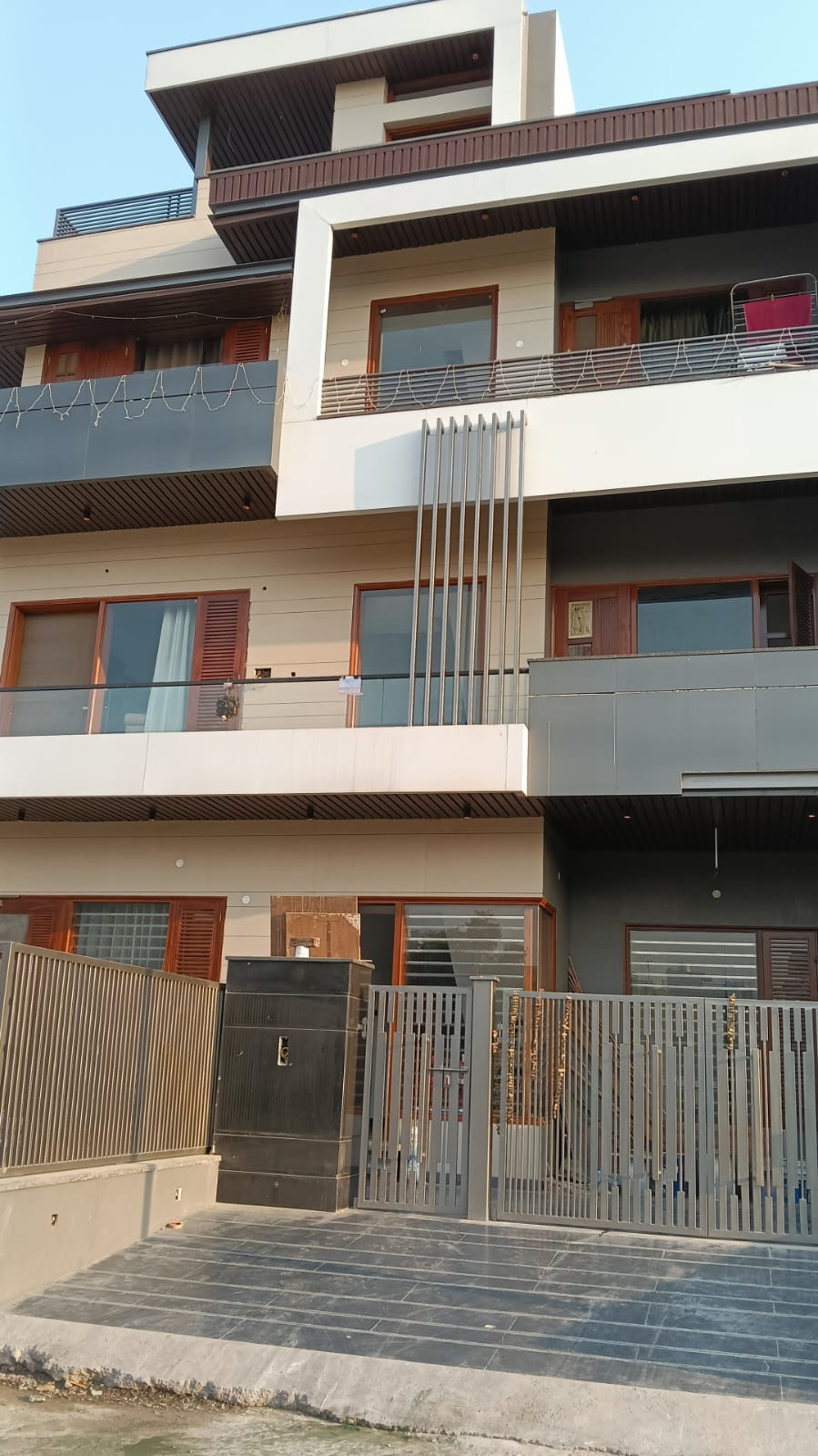 3 BHK Builder Floor For Rent in Aerocity