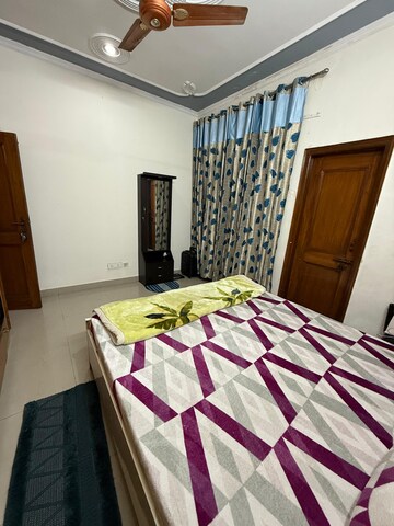 Bedroom in 2 BHK Builder Floor at Sector 22 – for Rent