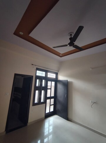 Furnished Amenities in 2 BHK Independent House at Beta I Greater Noida – for Rent